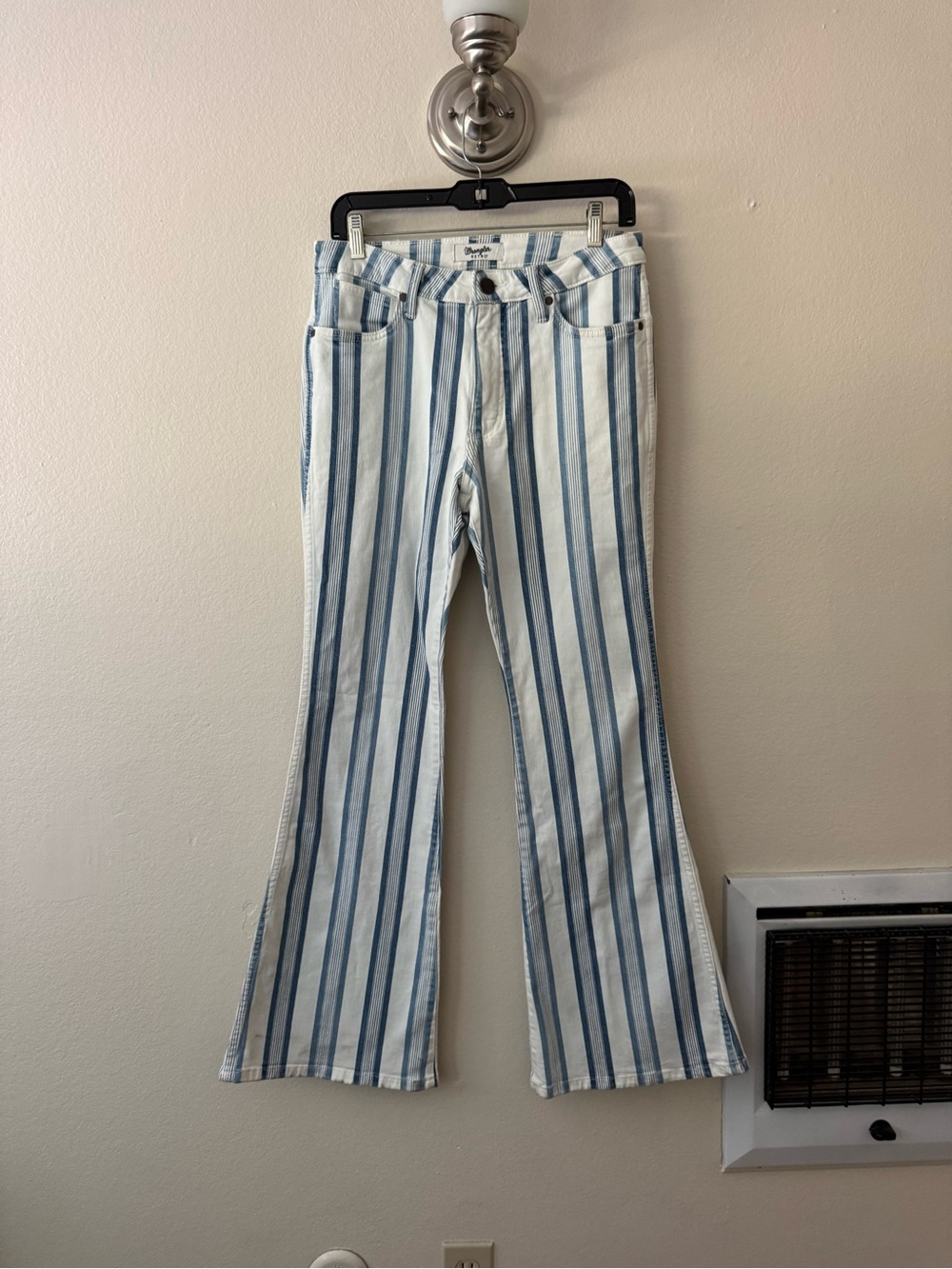 Wrangler Retro Bailey Striped Light Blue and White Flare Jeans Size 29 - Picture 2 of 11